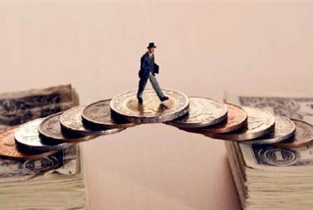 美国国债收益率冲高回落，市场静待美联储降息决策