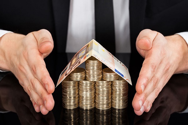 太刺激！黄金高位蹦极吓煞追涨者 今晚聚焦美联储议息夜